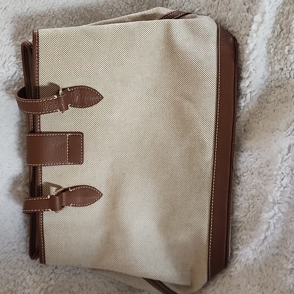 Dooney and Bourke purse - Picture 3 of 6